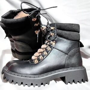 Ladies……Size 9……LADY GO DIVA……Black Lace Up Combat Boots w/Faux Fur Ton…